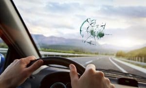 When can you fix stone bumps on car windshields 300x181 - المركز الإعلامي