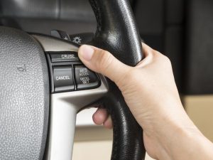 How to regain control of the car if the cruise control fails 300x225 - المركز الإعلامي
