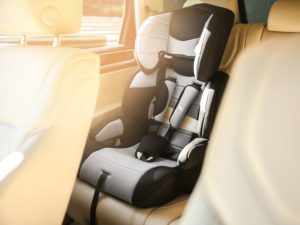 Tips to follow when using child seats in car 300x225 - المركز الإعلامي